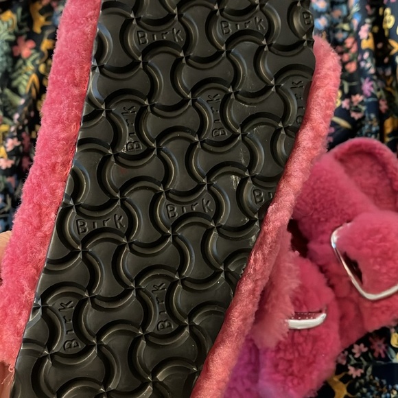Birkenstock Pink Plush Big Buckle 38/7  with Adjustable Straps - Picture 9 of 9